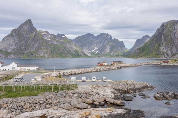 Seaside caravan parking Olenilsøya — Photo 4