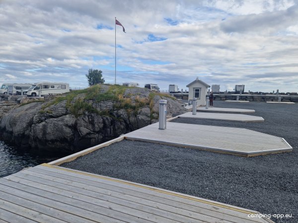 Seaside caravan parking Olenilsøya — Foto 4