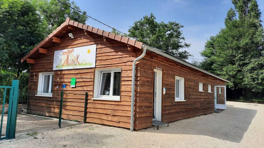 Tonik Camping — Campingplats in Vindry-sur-Turdine