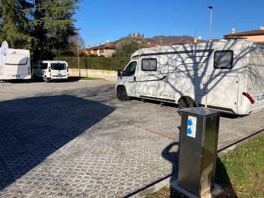 Area Camper Gussago — Campervan Site in Gussago