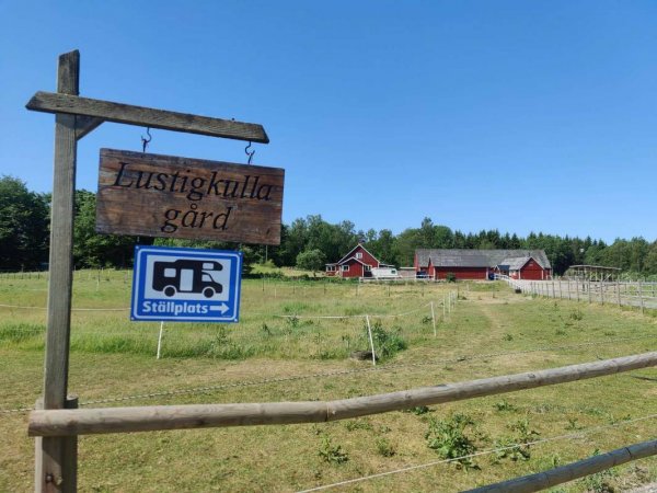 Lustigkulla Gård Ställplats — Photo 5