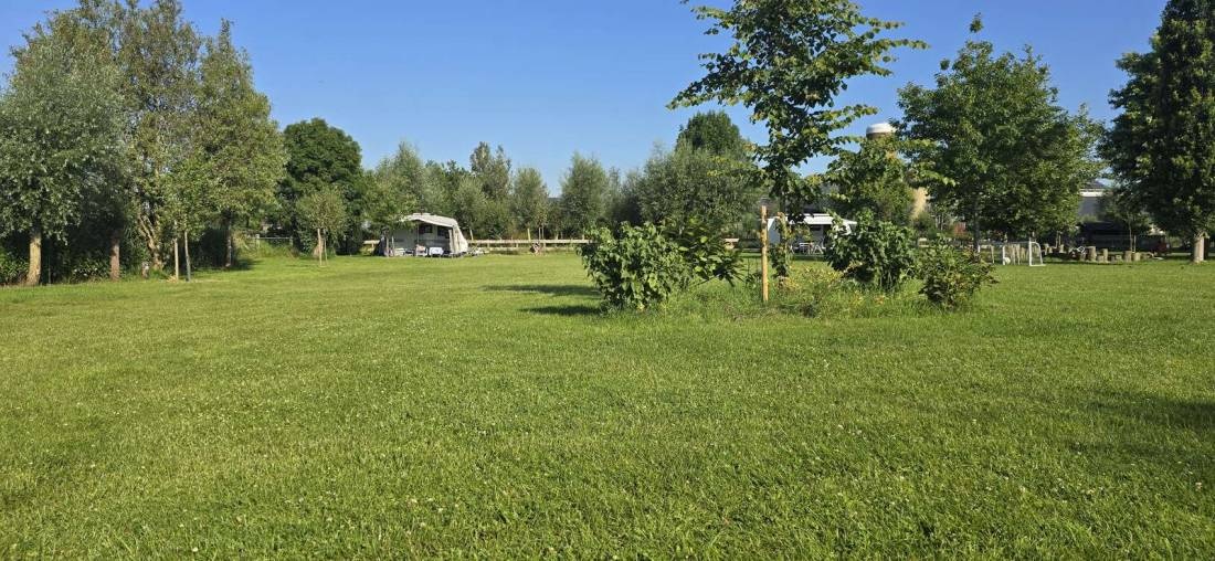 Camping, Logeerhuis, the Farm IJsselhoeveCamping — Campingplatz in Hattem