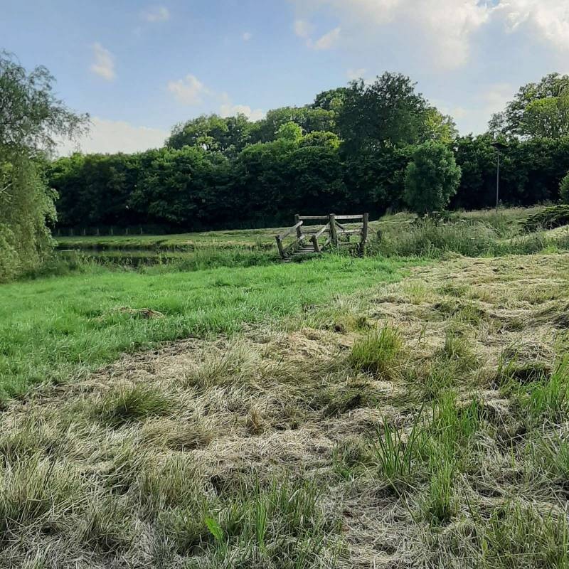 Stellplatz Jarnages — Karavan Sitesi in Jarnages