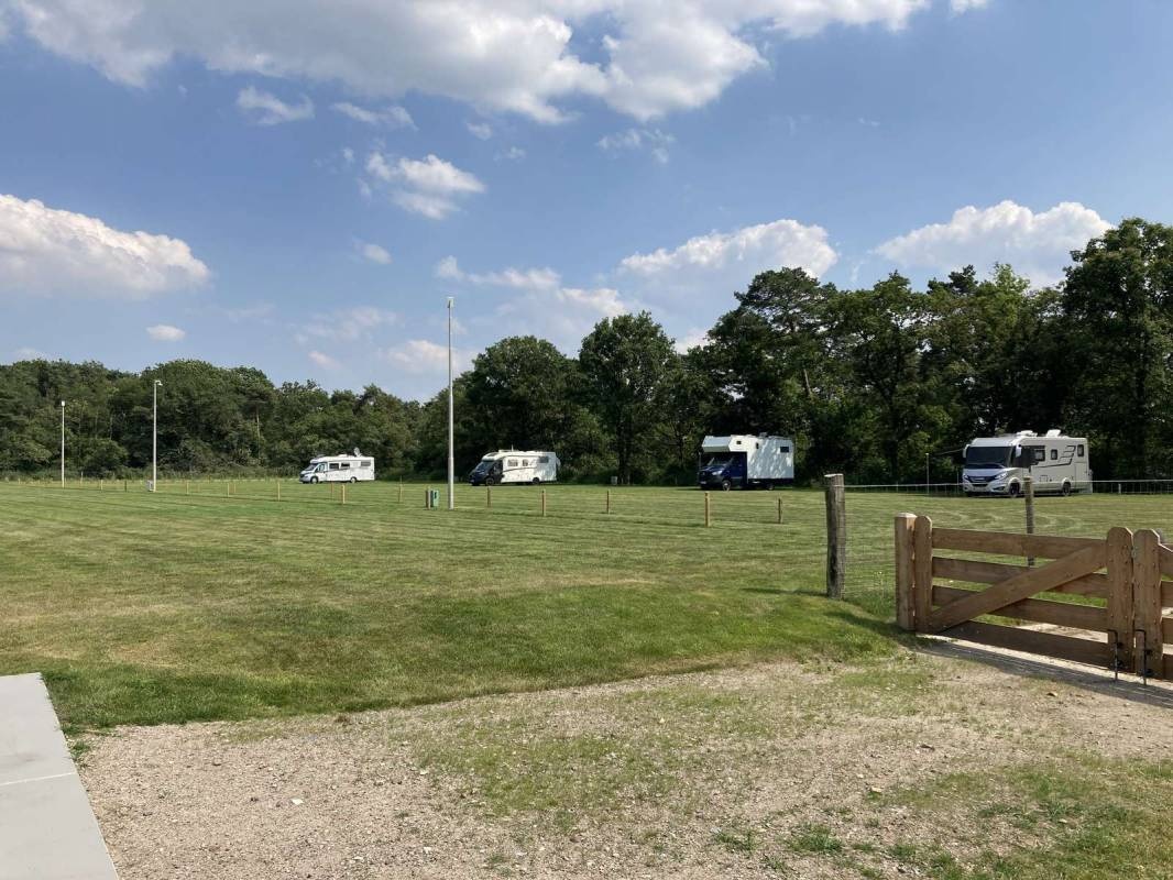 Camperplaats Jachthaven 't Leuken (new) — Stellplatz in Well