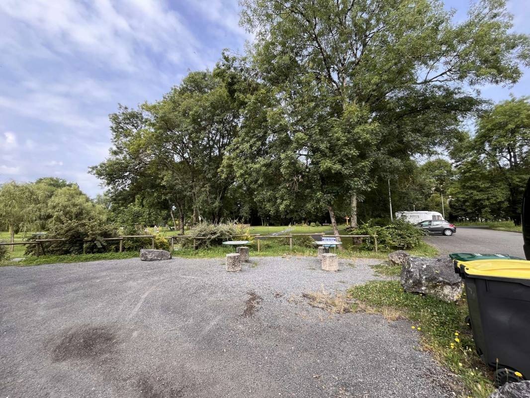 Stellplatz Chalais — Campervan Site in Chalais