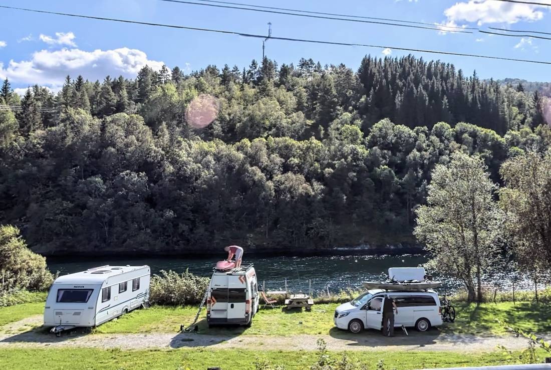Svæsund Camping — Camping in Bygstad