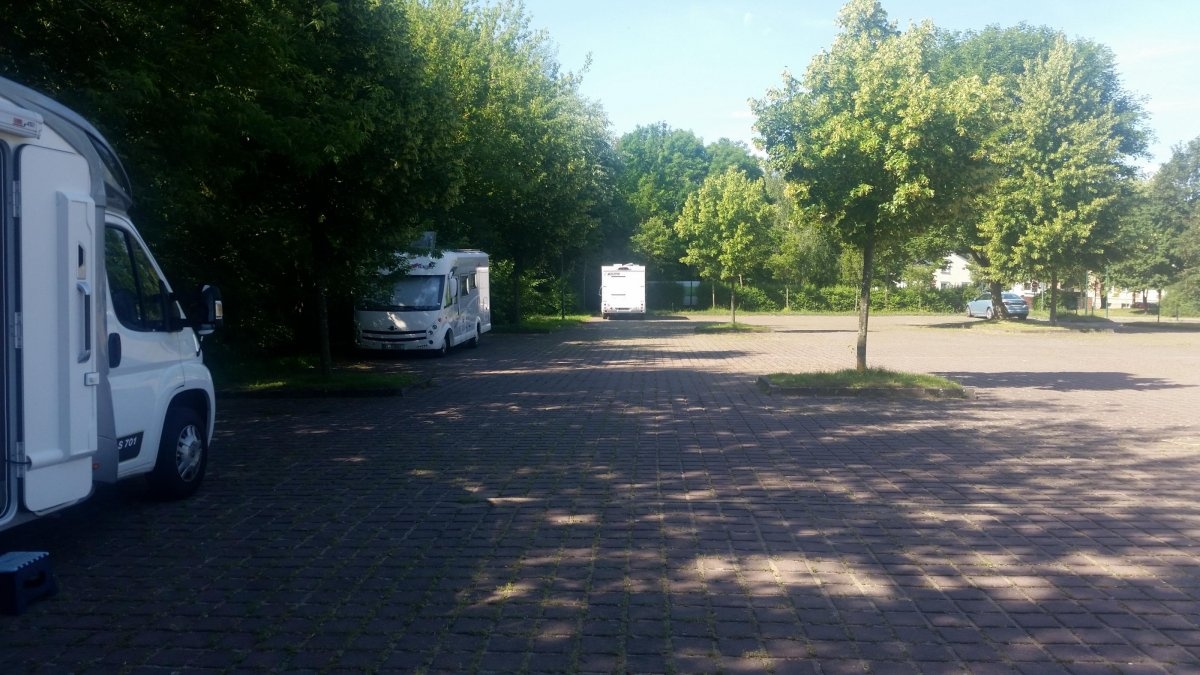 Stellplatz am Kanal Templin — Karavan Sitesi in Templin