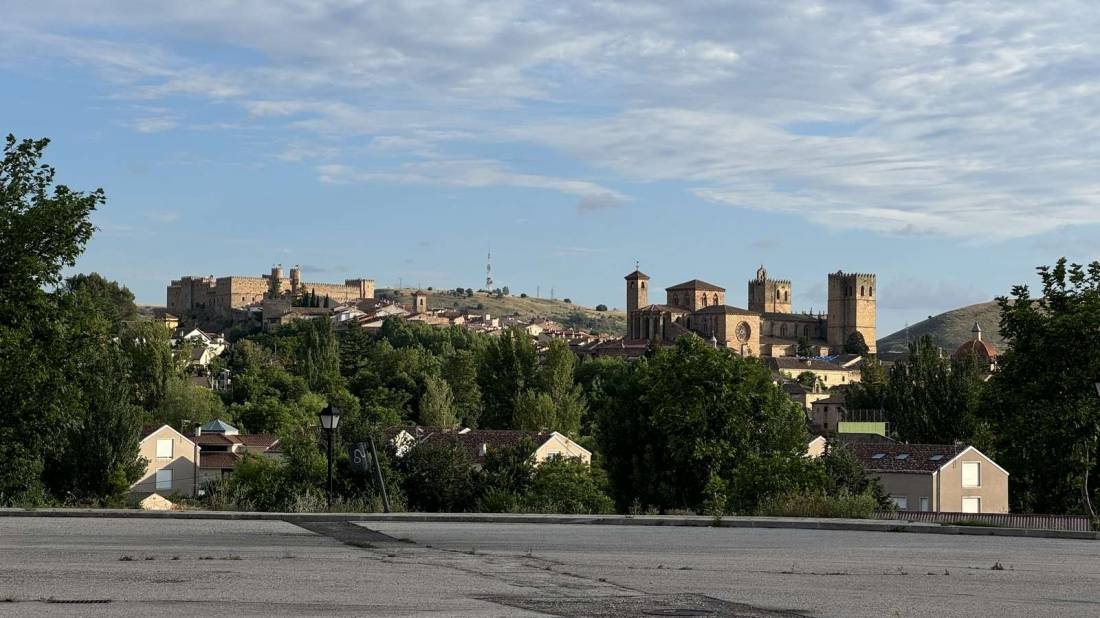 Siguënza Área de Autocaravans — Karavan Sitesi in Sigüenza