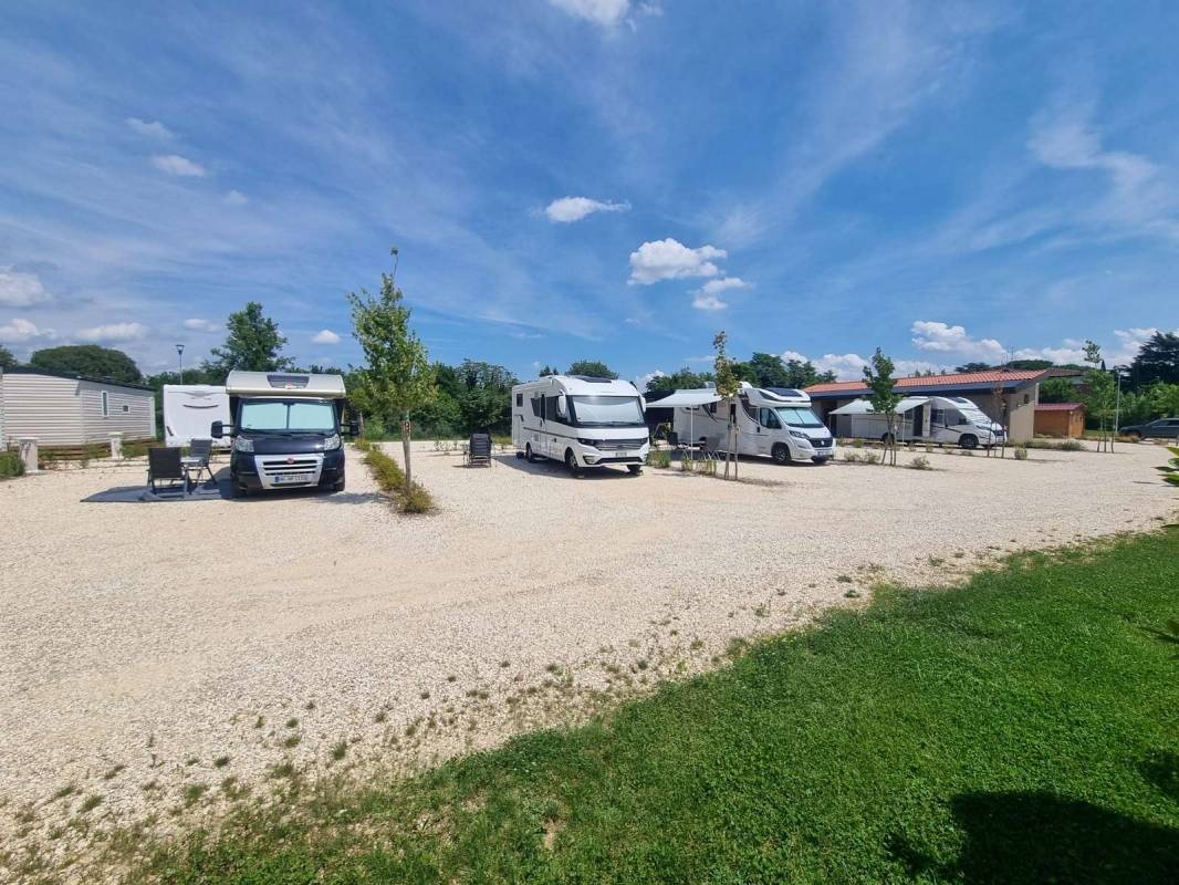 Agricamping  Il Parco dell'Adige — Campervan Site in Verona