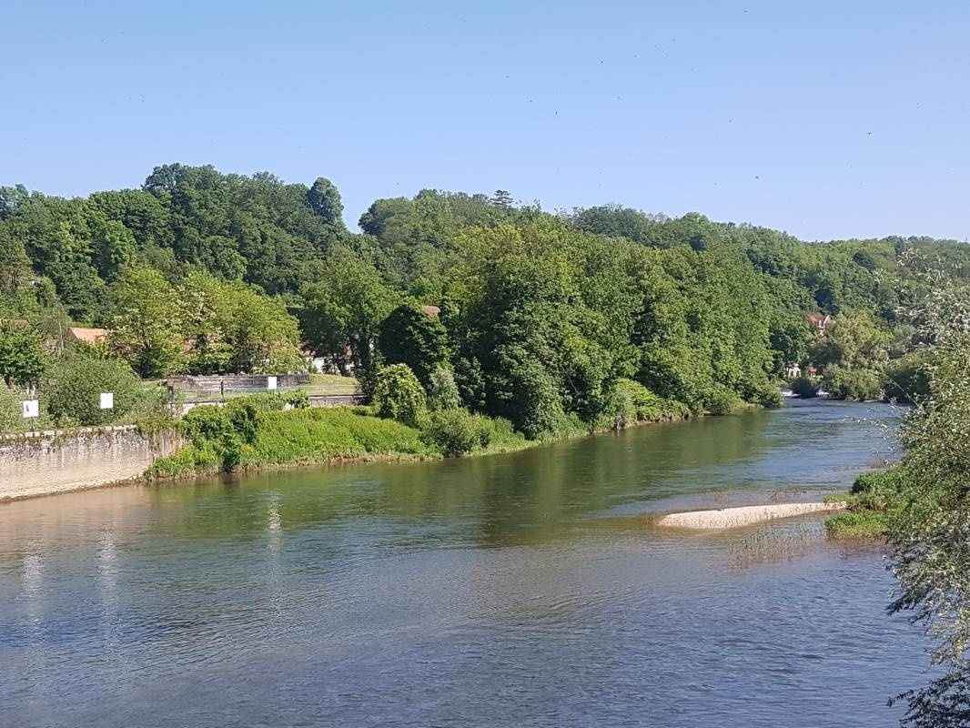 Camping *** Les Lumes — Kemp in L'Isle-sur-le-Doubs