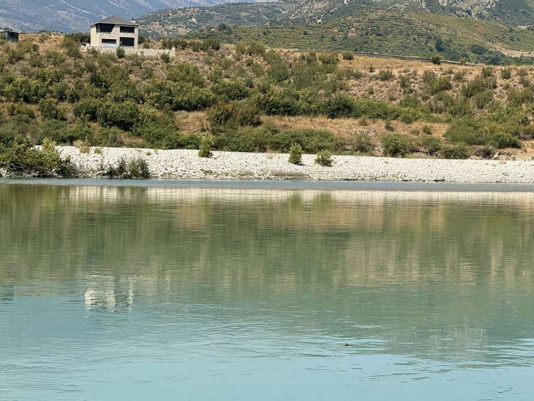 Rv Parking & Camping Wild River — QuickStop in Qendër Tepelenë