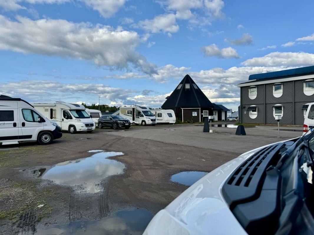 Hotell E10 — Stellplatz in Kiruna