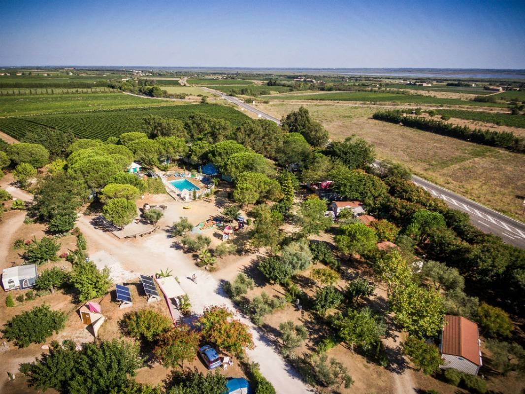Flower Camping Le Mas  de Mourgues — Camping in Vauvert