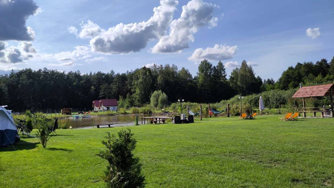 Kemping & Domki nad Stawem — Cámping in Harsz
