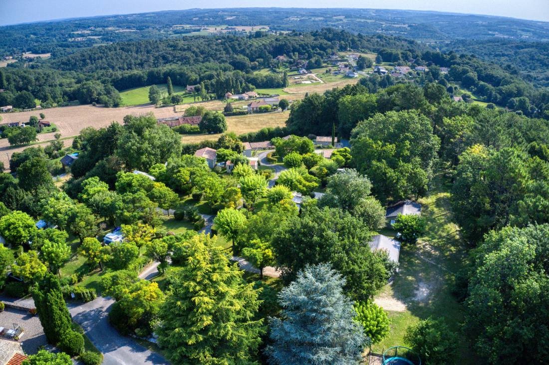 Camping Les Terrasses Du Perigord Sarlat *** — Area da campeggio in Proissans