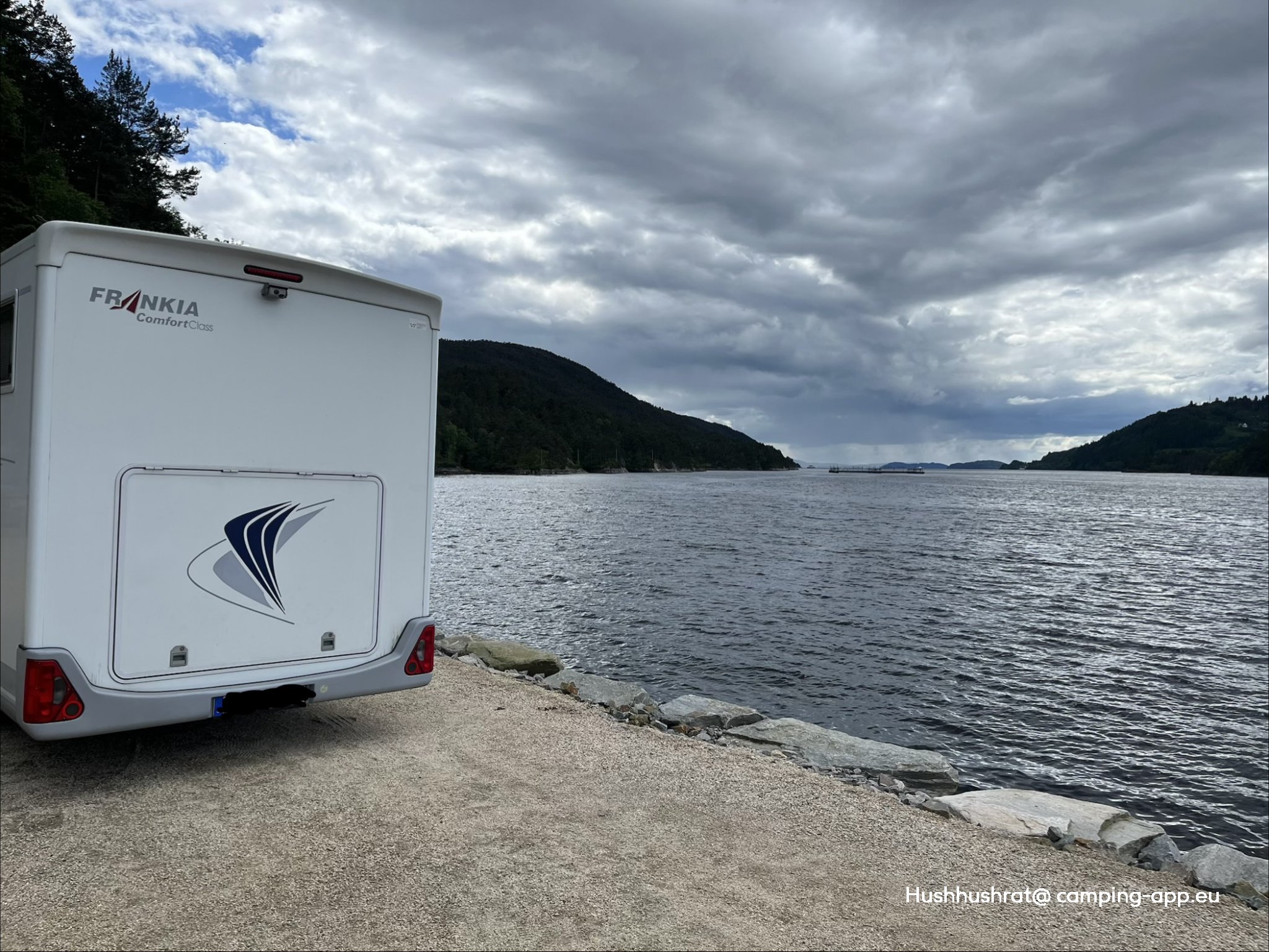Matland Fjordcamp — Ställplats in Holmefjord