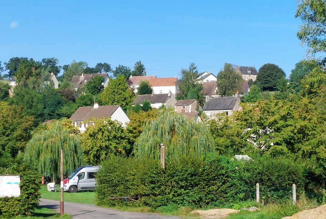 Camping Mubicipal Pont-d'Ouilly ** — Area da campeggio in Pont-d'Ouilly