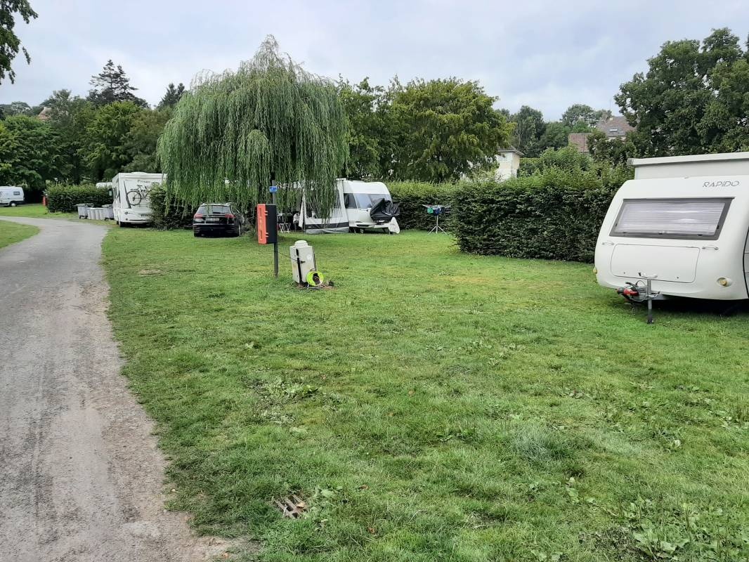 Camping Mubicipal Pont-d'Ouilly ** — Area da campeggio in Pont-d'Ouilly