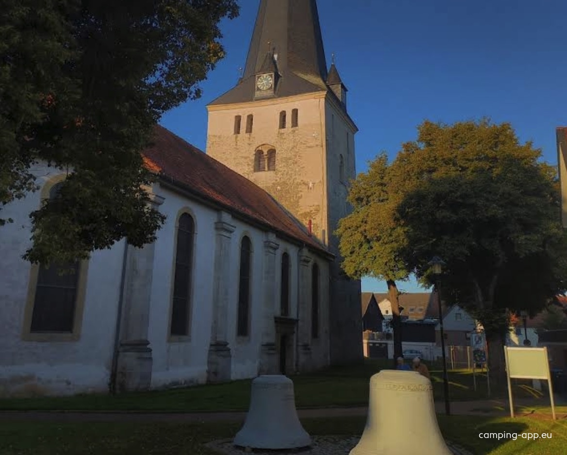 Church4Night Pfarrgarten Schöppenstedt — Camperplads in Schöppenstedt