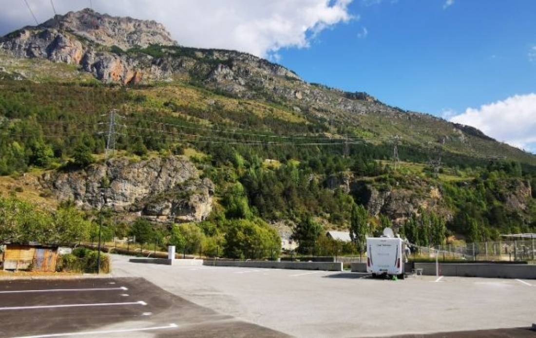 Stellplatz Argentière-la-Bessée — Sp. parking dla kamperów in L'Argentière-la-Bessée