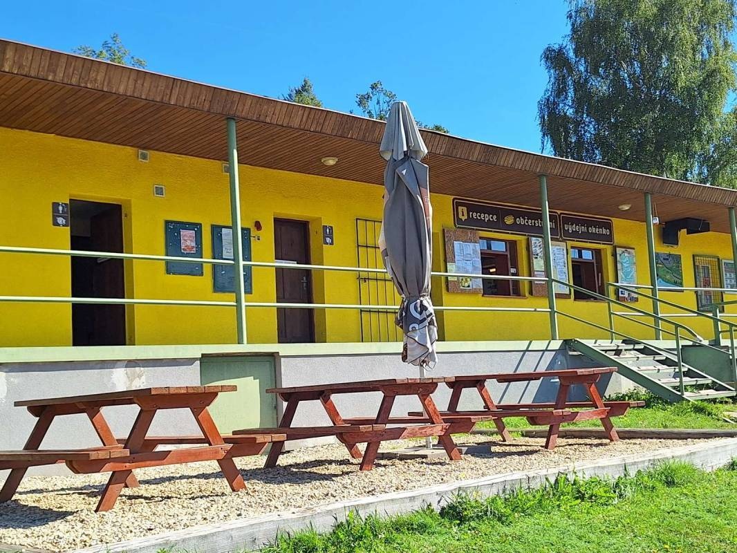 Auto-kemp a Koupaliště — Campingplass in Nové Město pod Smrkem