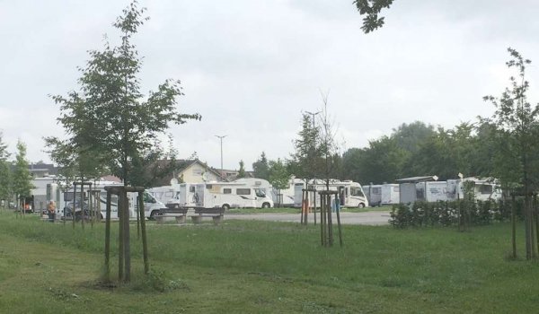 Reisemobilstellplatz bei der Waldsee-Therme — Photo 2