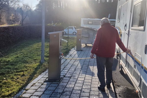 Reisemobilstellplatz bei der Waldsee-Therme — Photo 6