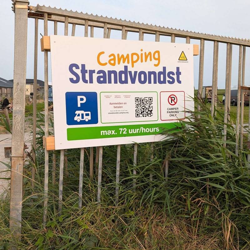 Stellplatz Strandvondst — Campervan Site in Petten