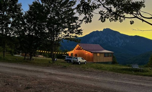 Outdoor Tara — Photo 2