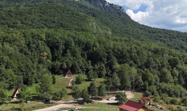 Outdoor Tara — Photo 3