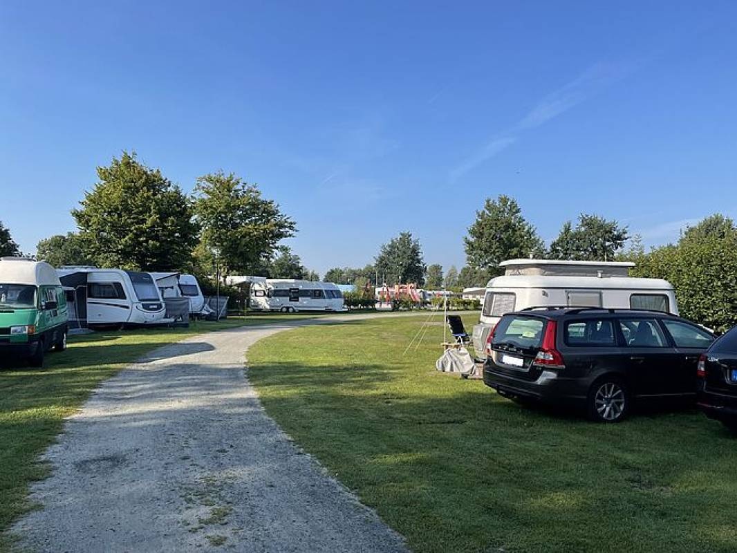 Campingplatz großes Meer — Sítio de acampamento in Südbrookmerland