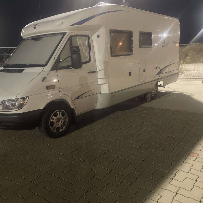 XXLKW Secure Parking Elbebrücke — Sp. parking dla kamperów in Oranienbaum-Wörlitz