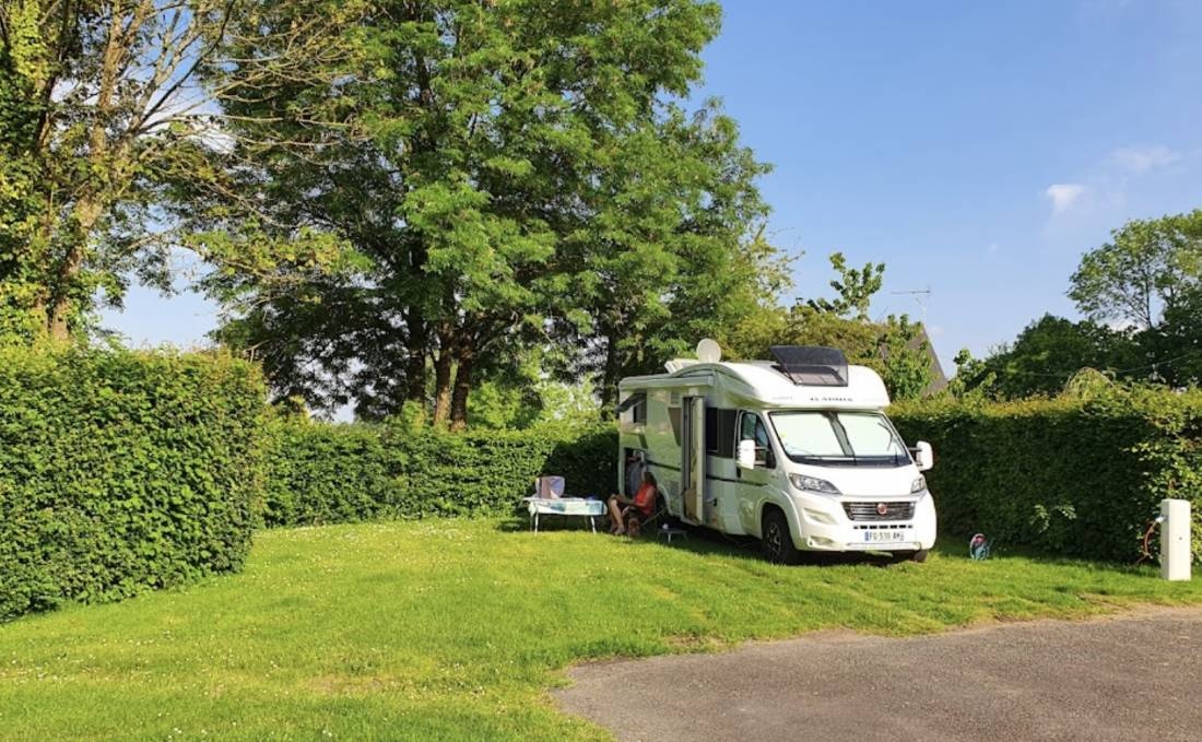 Camping Car Park Le Pertre — Ställplats in Le Pertre