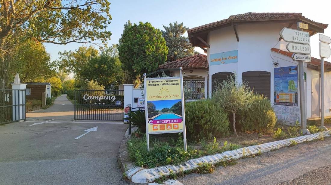 Camping Lou Vincen — Campingplass in Vallabrègues