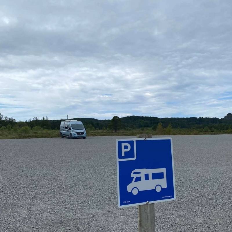 Oterleivegen Bobilparkering Fjørtoft — Campervan Site in Haram