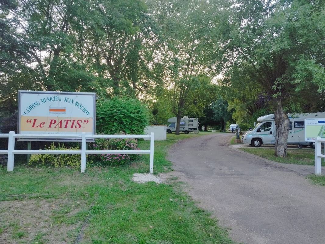 CampingCarPark Bonnard — Kemp in Bonnard