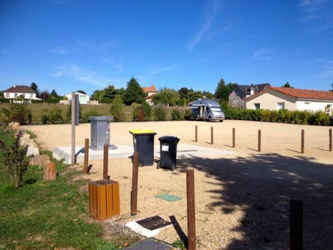 Stellplatz Séreilhac — Місце для кемперів in Séreilhac