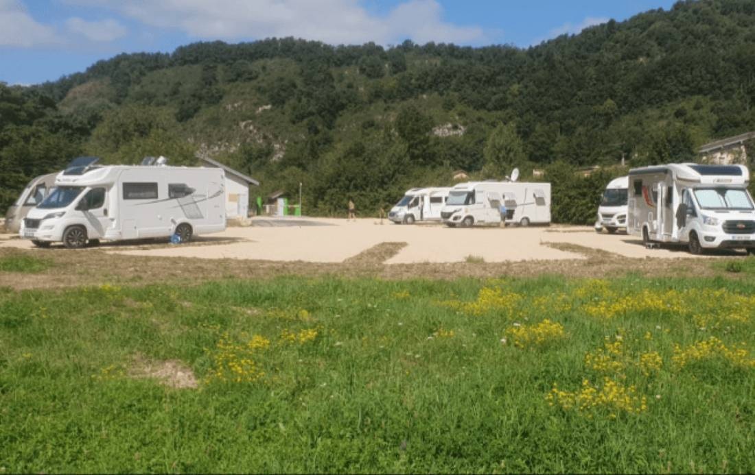 Stellplatz Thoirette-Coisia — Campervan Site in Thoirette-Coisia
