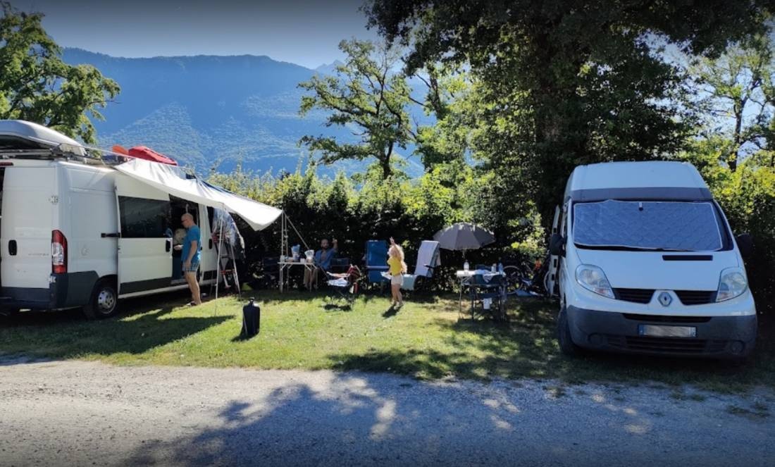 L'Hirondelle — Campervan Site in Lathuile