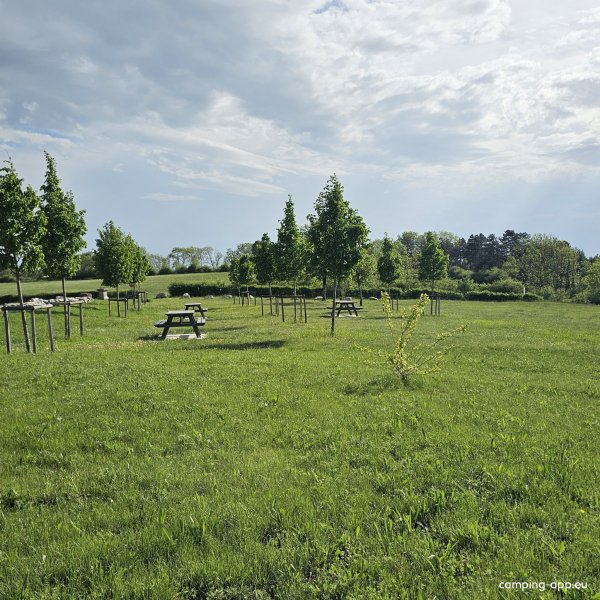 Stellplatz Clairvaux-les-Lacs — Photo 3