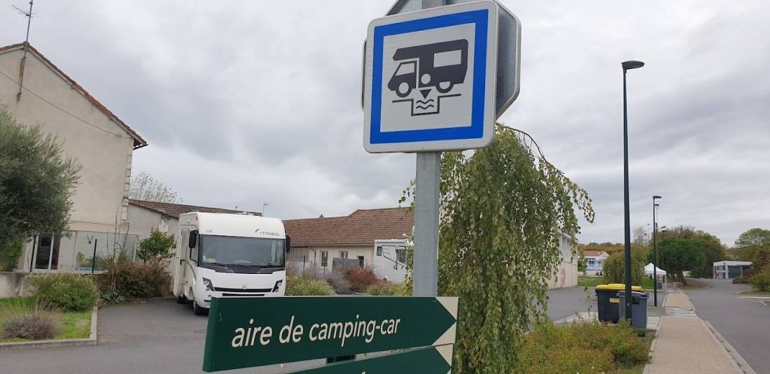 Stellplatz Barbezieux-Saint-Hilaire — Area Autocaravanas in Barbezieux-Saint-Hilaire