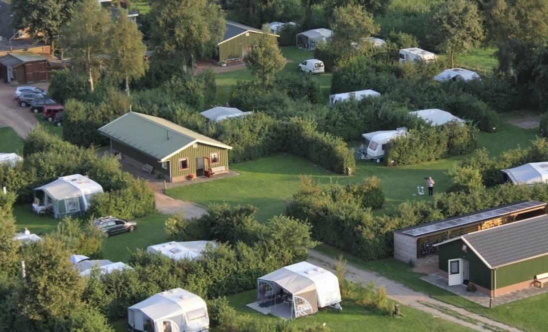 Kleine camping 't Eikenbos — Camping in Sinderen
