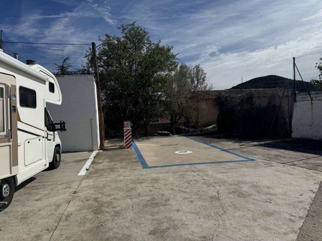 Área de autocaravanas — Karavan Sitesi in Castejón de Valdejasa