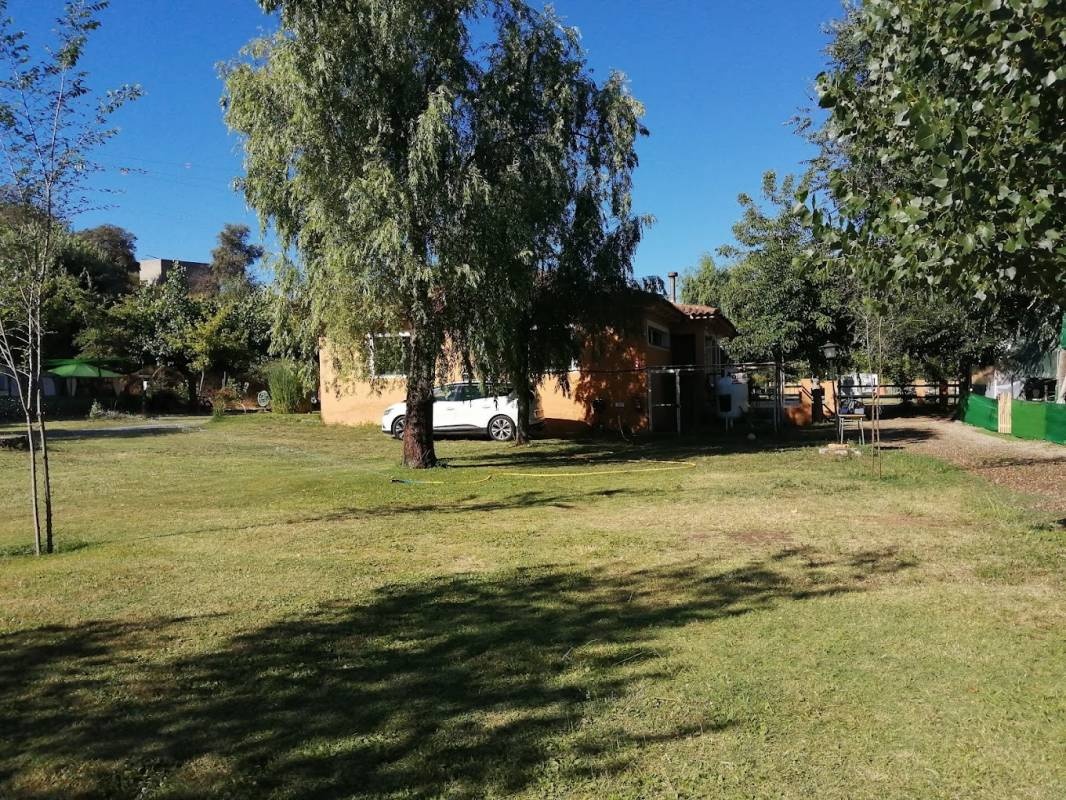 Stellplatz Westerwieden Bauernstuben Bad Laer — Ved restaurang in Bad Laer