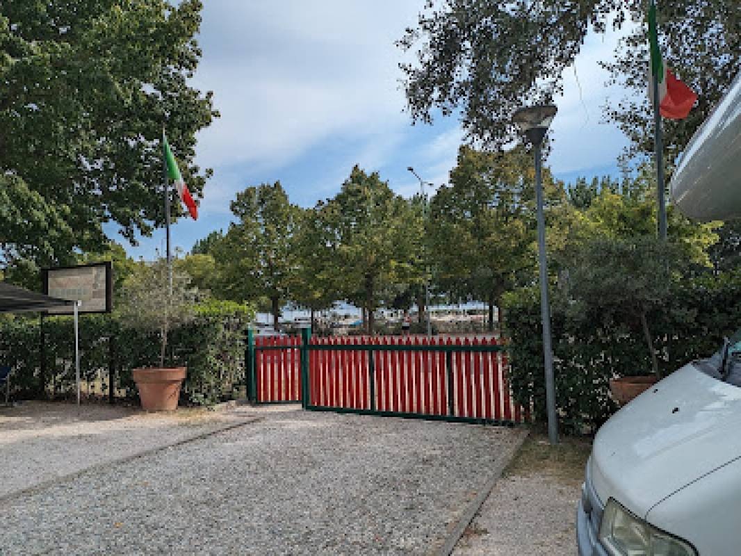 L'Airone — Area Autocaravanas in Passignano sul Trasimeno