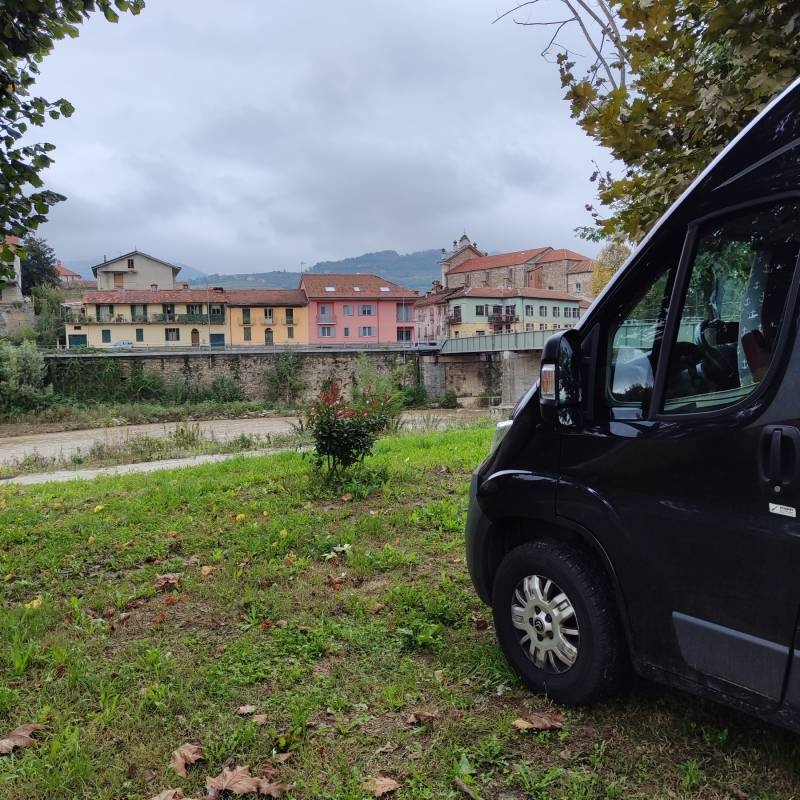 Area Sosta Camper Cortemila — Karavan Sitesi in Cortemilia