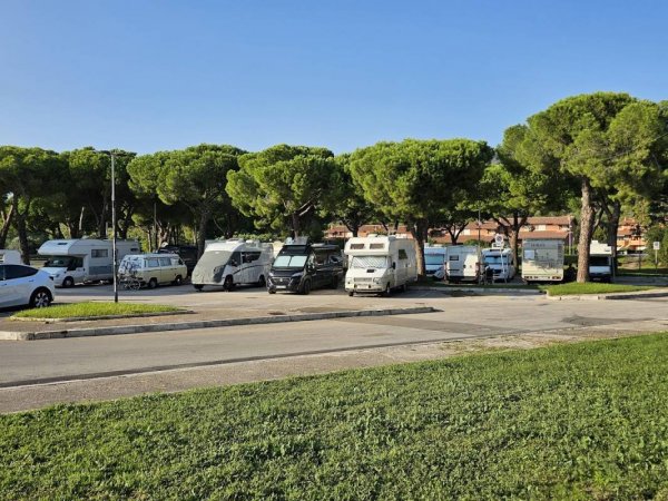 Parcheggio camper castiglione