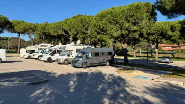Parcheggio camper castiglione — Photo 4