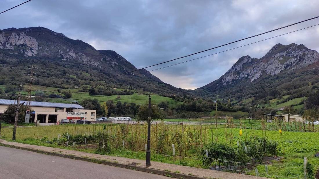 Parque de Bomberos de Proaza — Karavan Sitesi in Proaza