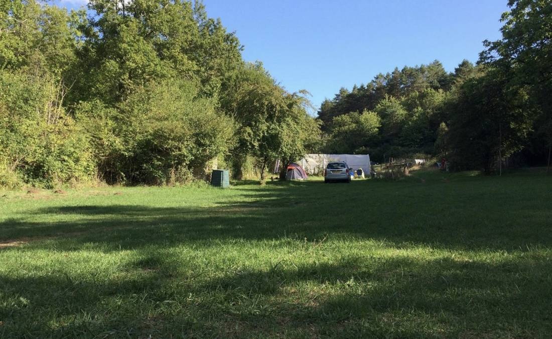 Camping La Combe — Campingplats in Les Eyzies